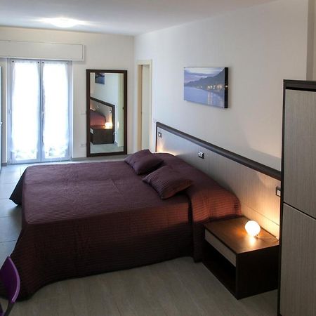 Locanda Brezza Marina Camera Quadrupla 菲纳莱利古雷 外观 照片
